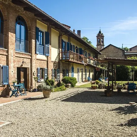 فندق مبيت وإفطار Antico Casale Mattei - Adult Only Corneliano d'Alba