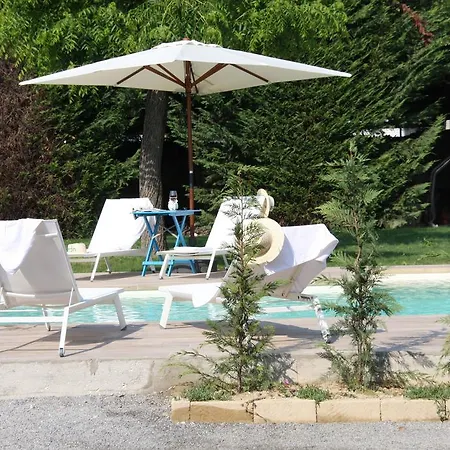 فندق مبيت وإفطار Antico Casale Mattei - Adult Only Corneliano d'Alba