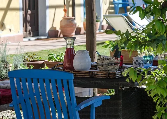 ベッド・アンド・ブレックファスト Antico Casale Mattei - Adult Only Corneliano d'Alba